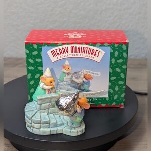 A Kiss For You - Hershey's Collectors Series Hallmark Merry Miniatures - 1999